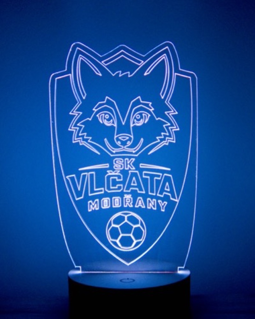 Rozsvícená akrylová lampa se znakem klubu